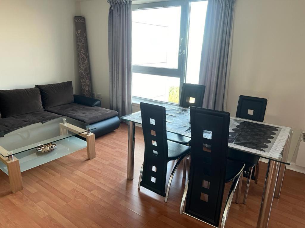 Modern 2 Bed Apartment With Stunning Seaside View 에든버러 외부 사진